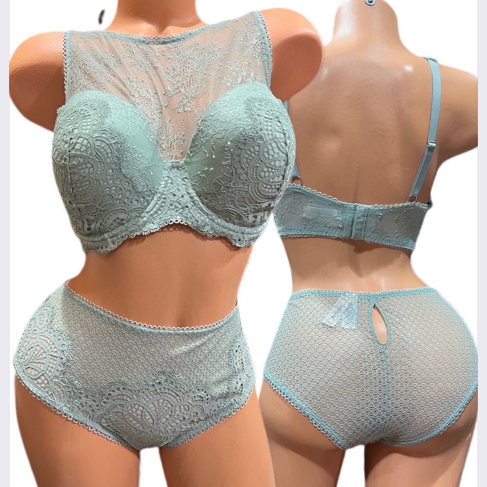 Victorias Secret set Dream Angels lined Demi High Neck bra & cheeky panty